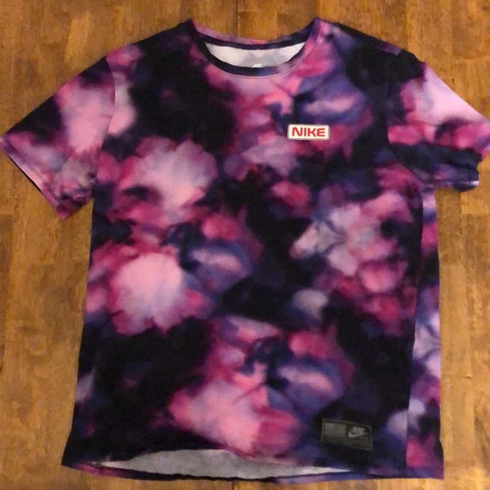 Brand New Large Nike Tee.